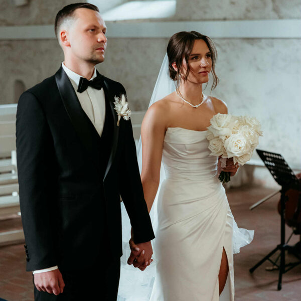 Kāzu ceremonija baznīcā