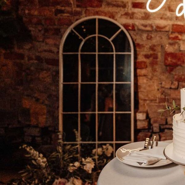 Spogulis balts arkveida -20,00 eur