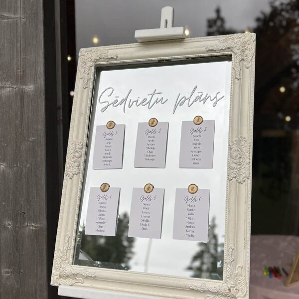 Balts antiq stila spogulis -15,00 eur