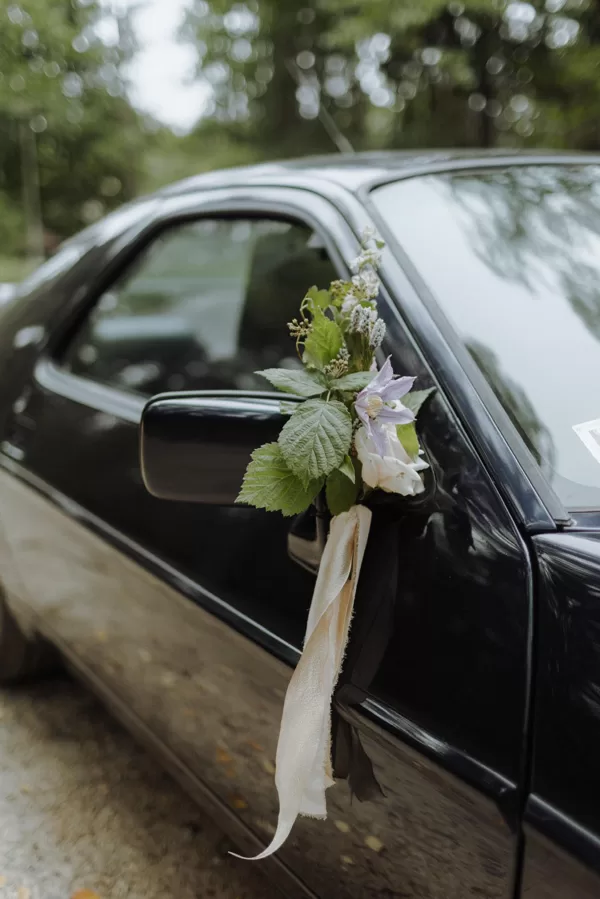 Kāzu auto dekorācijas