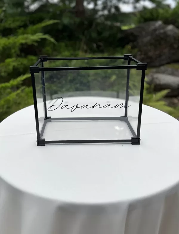 Dāvanu kaste stikla ar melnu -10,00 eur